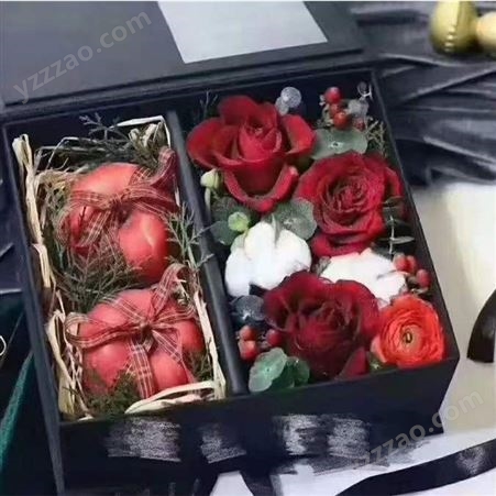 草莓水果礼盒 圣诞节花束 网红同款礼物 发光小香风 同城速递